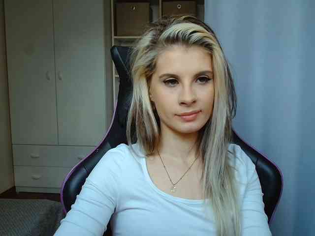 KristineNatural webcam
