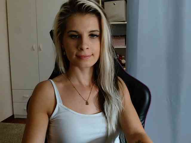 KristineNatural webcam