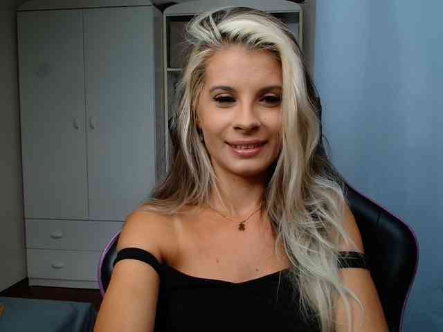 KristineNatural webcam