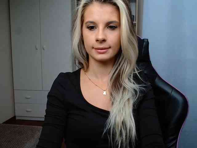 KristineNatural webcam