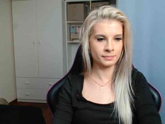 KristineNatural webcam