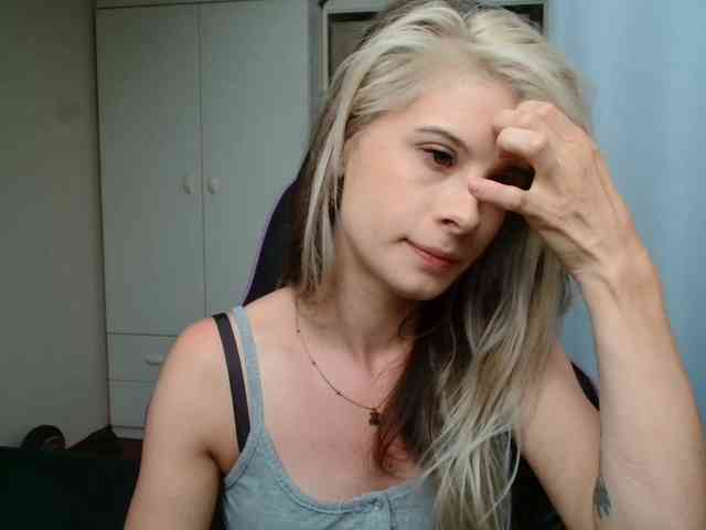 KristineNatural webcam