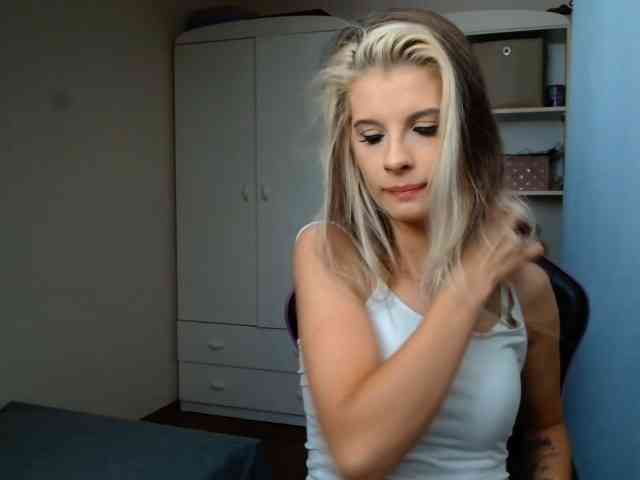 KristineNatural webcam