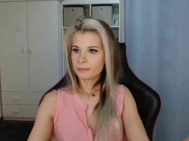 KristineNatural webcam