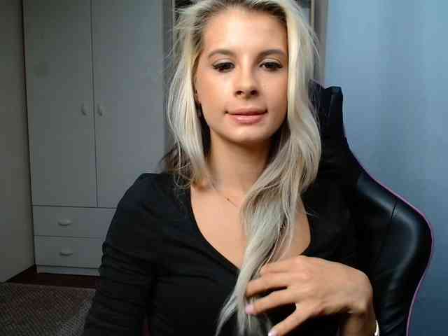 KristineNatural webcam