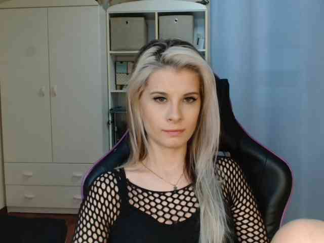 KristineNatural webcam