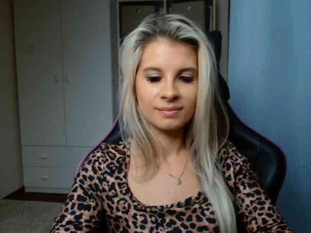 KristineNatural webcam