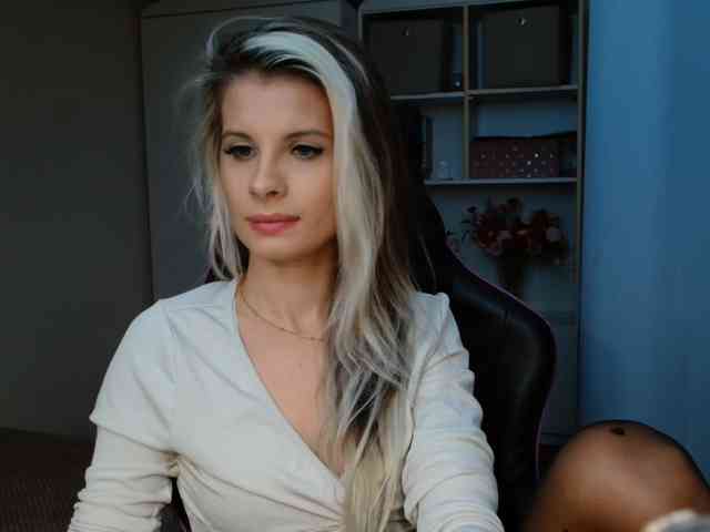 KristineNatural webcam