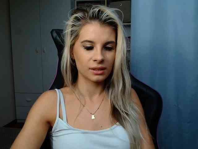 KristineNatural webcam