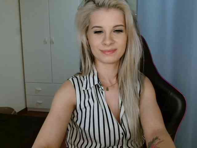 KristineNatural webcam