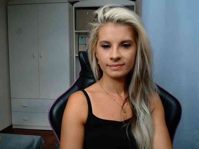 KristineNatural webcam
