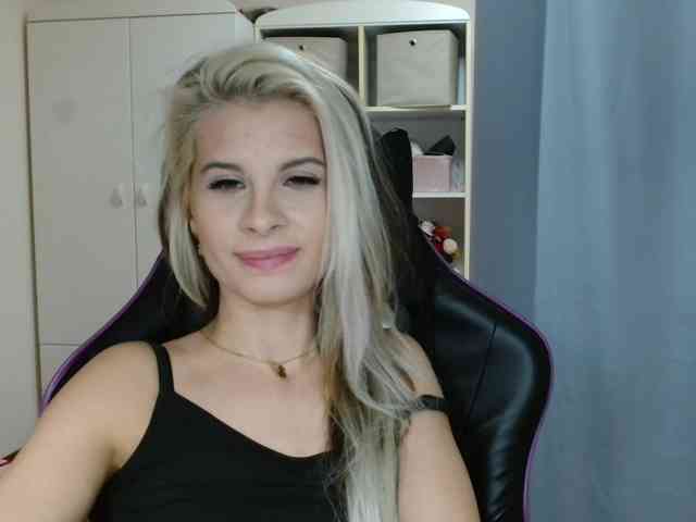 KristineNatural webcam