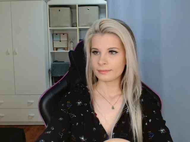 KristineNatural webcam