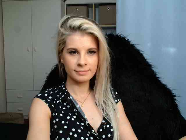 KristineNatural webcam