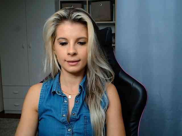 KristineNatural webcam