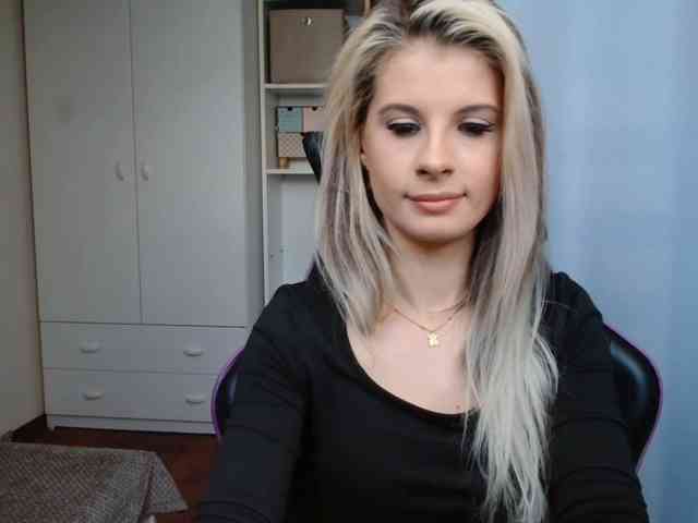 KristineNatural webcam