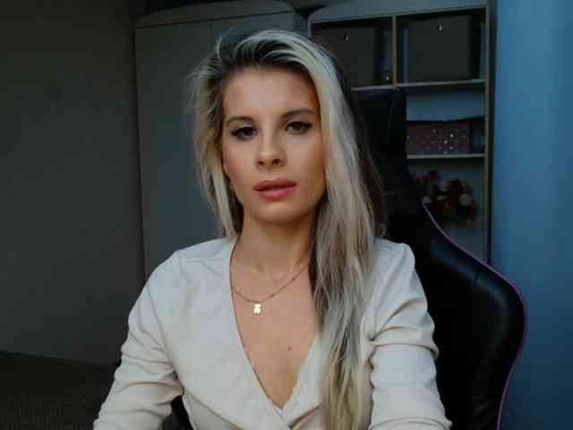 KristineNatural webcam