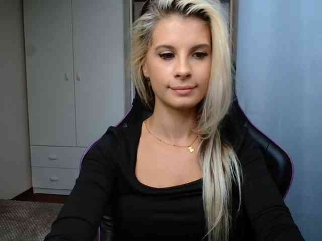 KristineNatural webcam