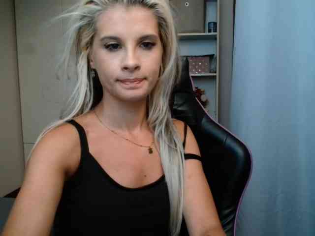 KristineNatural webcam