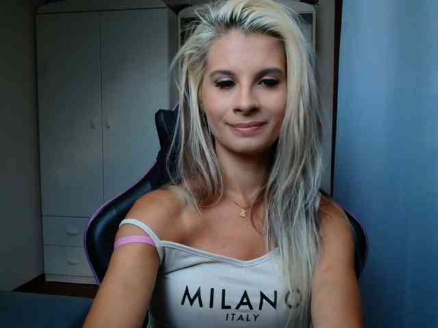 KristineNatural webcam