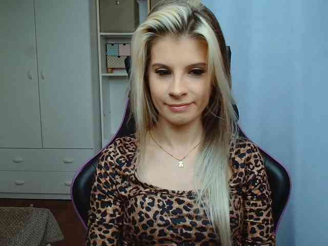 KristineNatural webcam