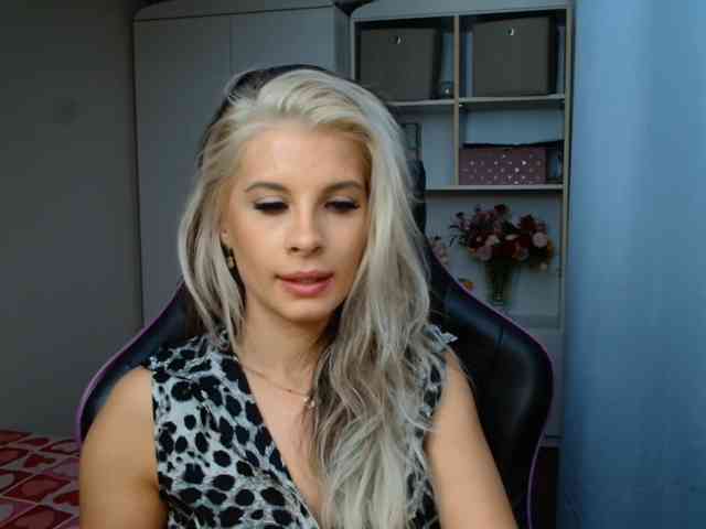 KristineNatural webcam