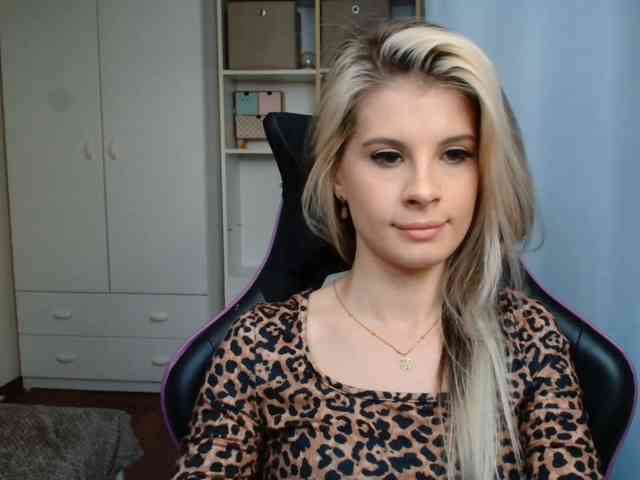 KristineNatural webcam