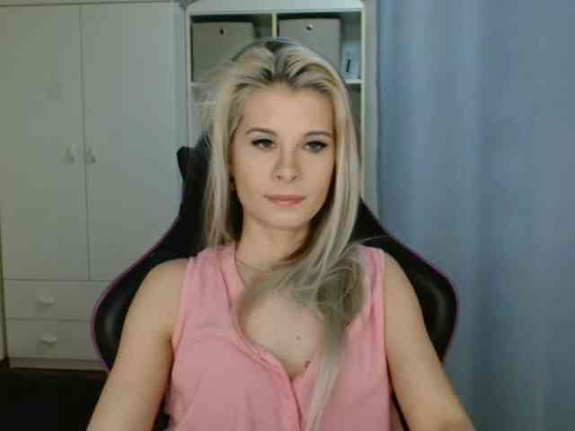 KristineNatural webcam