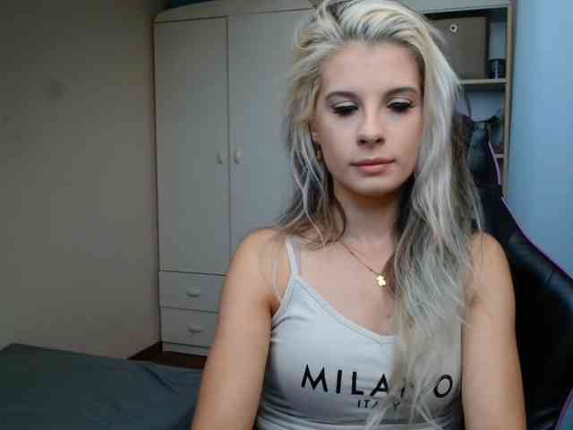 KristineNatural webcam