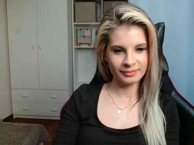 KristineNatural webcam