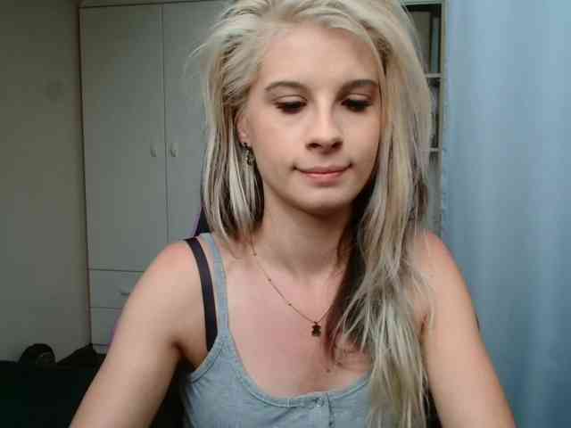 KristineNatural webcam