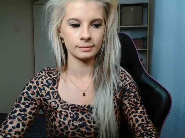 KristineNatural webcam
