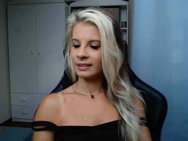 KristineNatural webcam