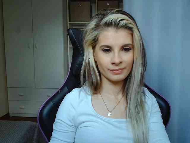 KristineNatural webcam