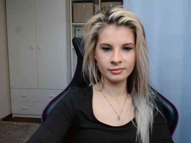 KristineNatural webcam