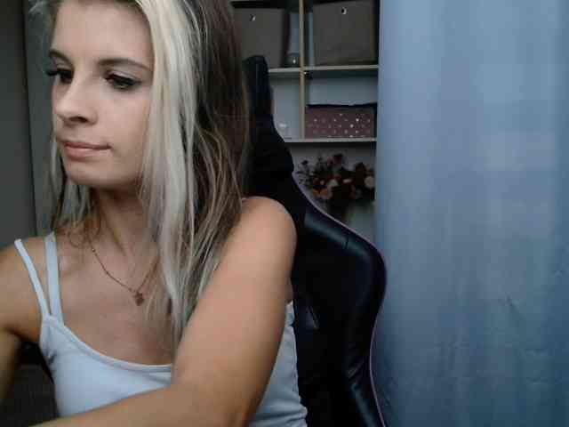 KristineNatural webcam