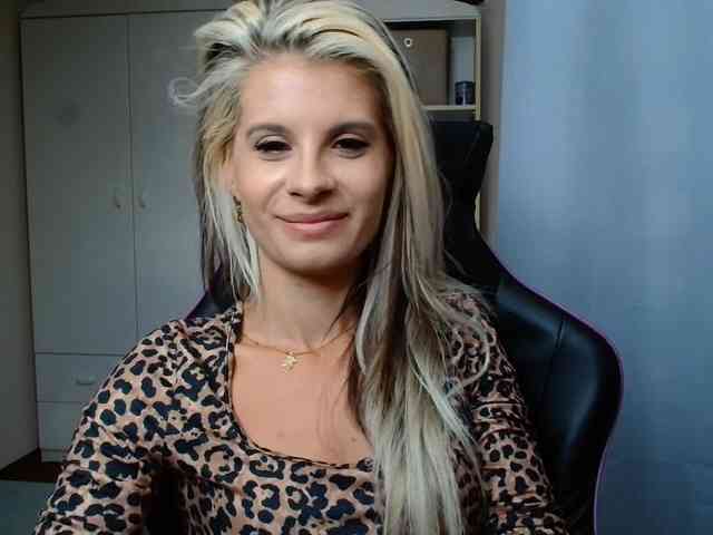 KristineNatural webcam