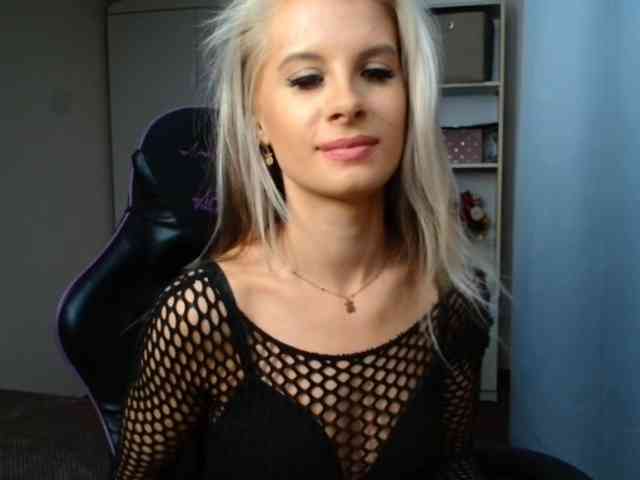 KristineNatural webcam