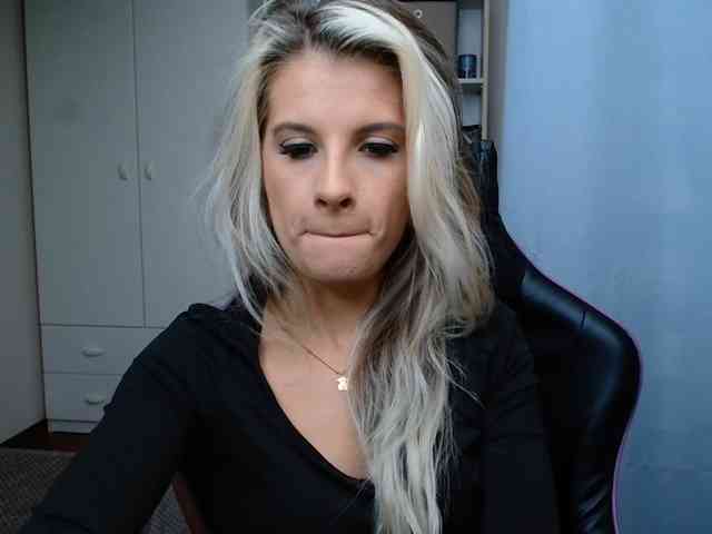 KristineNatural webcam