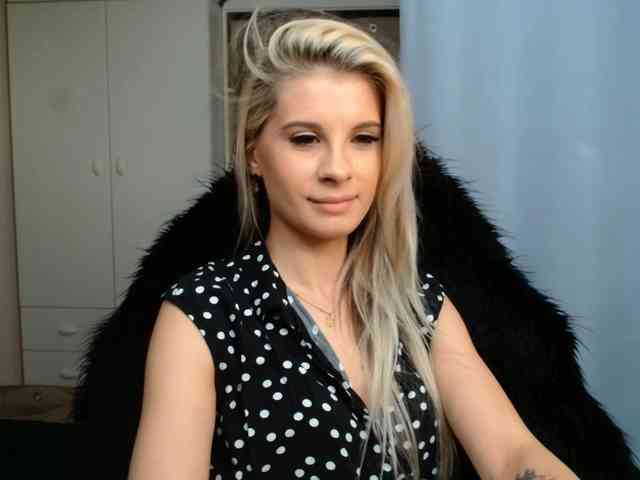 KristineNatural webcam
