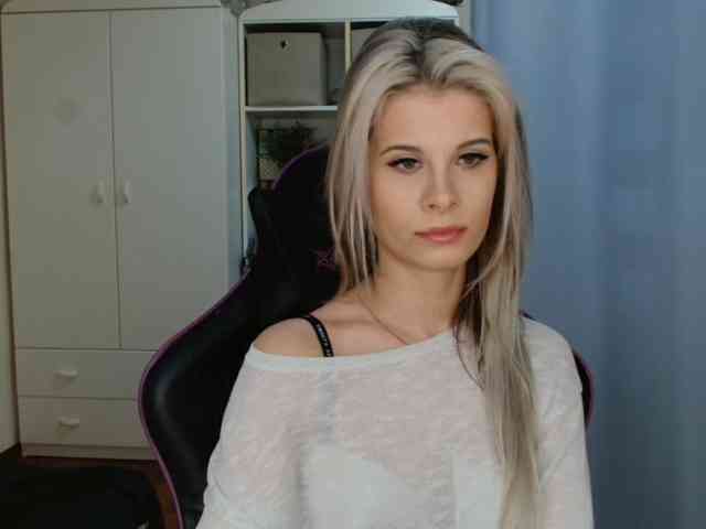 KristineNatural webcam