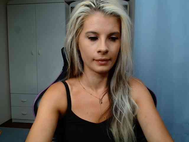 KristineNatural webcam