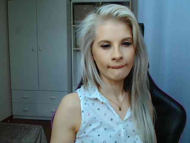 KristineNatural webcam