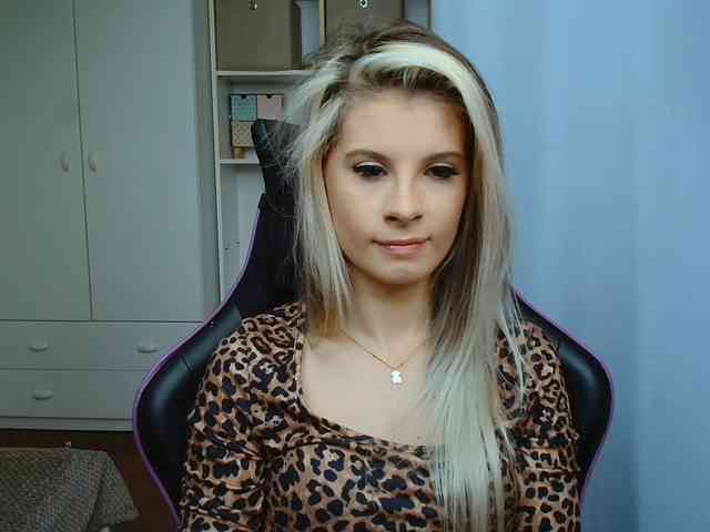 KristineNatural webcam