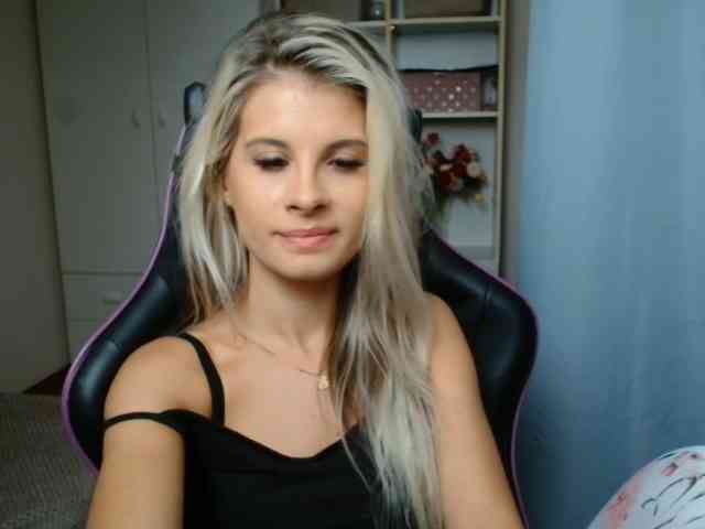 KristineNatural webcam