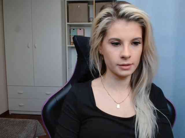 KristineNatural webcam
