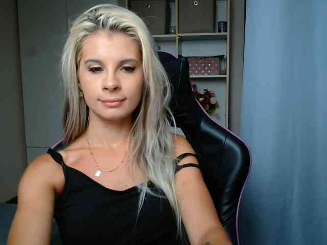 KristineNatural webcam