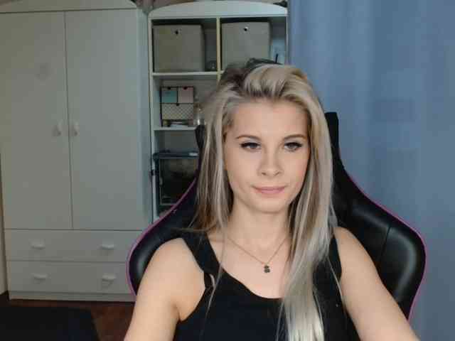 KristineNatural webcam