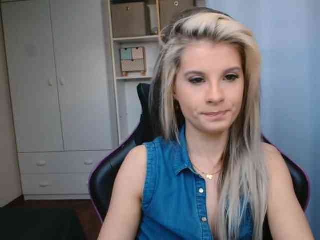 KristineNatural webcam