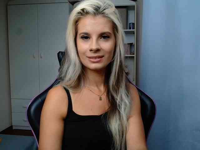 KristineNatural webcam